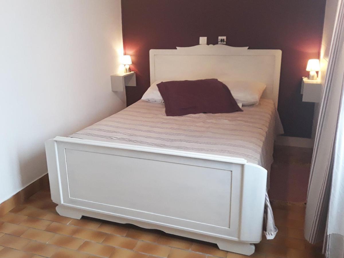 Villa Un petit coin de campagne, dans le pays de Saint-Gilles Extérieur photo